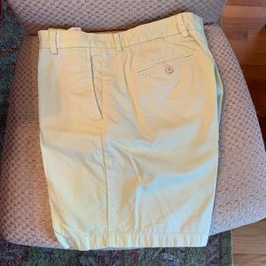 Highlighter yellow/green Vineyard Vines shorts 33